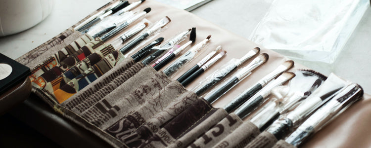Brush Holders & Cases